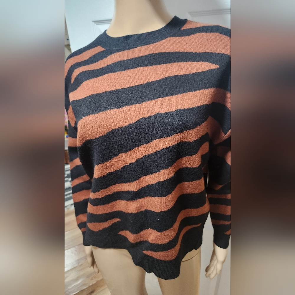 BarIII sweater
